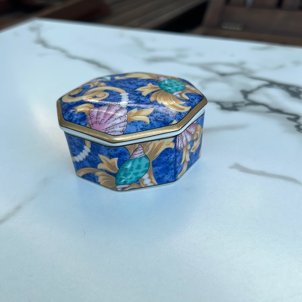 Vintage Porcelain Otagiri Kimiko Ikeda Japan Seashell Print Lidded Trinket Box